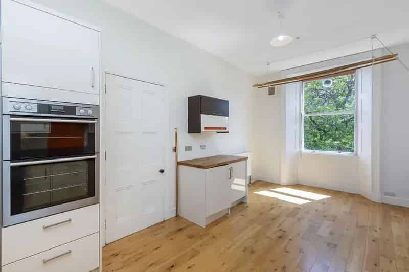4 Bedroom Duplex for Sale in Edinburgh