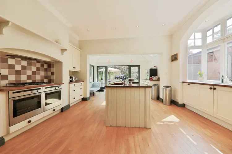 6 Bedroom Detached House Ferriby Road Hessle