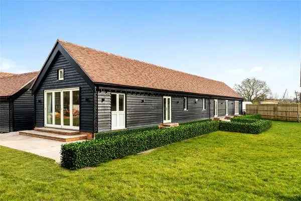 Three Bedroom Barn Conversion Family Home Near River Wey
