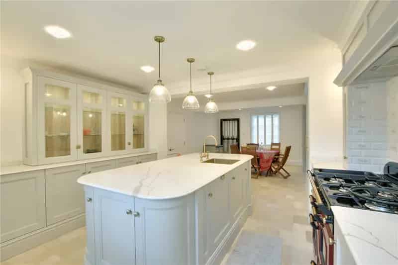 4 Bedroom House in London - Family Home with Large Garden