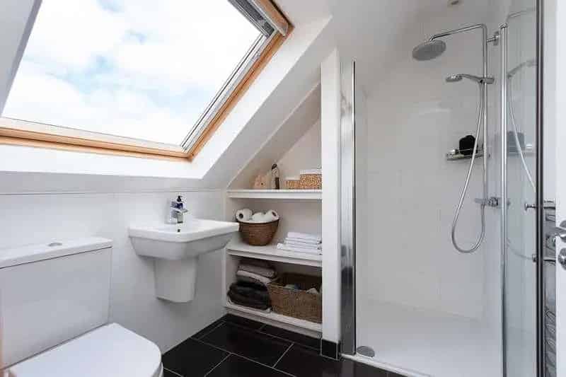 4 Bed Semi-Detached House for Sale