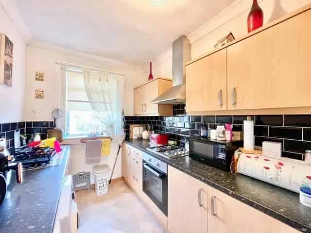 3 Bedroom Semi-Detached House for Sale in Knightswood