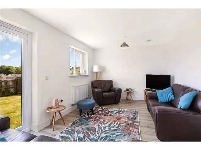 4 Bedroom Detached House for Sale in Newton Farm
