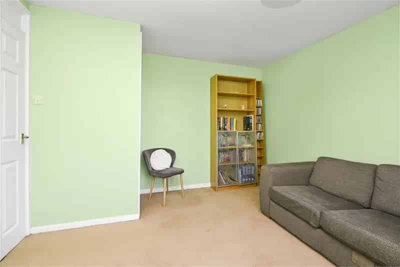 2 Bed House - End Terraced with 2 Reception Rooms