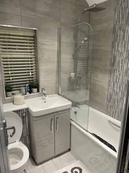 Large 3 Bed Corner House Near Schools and Airport