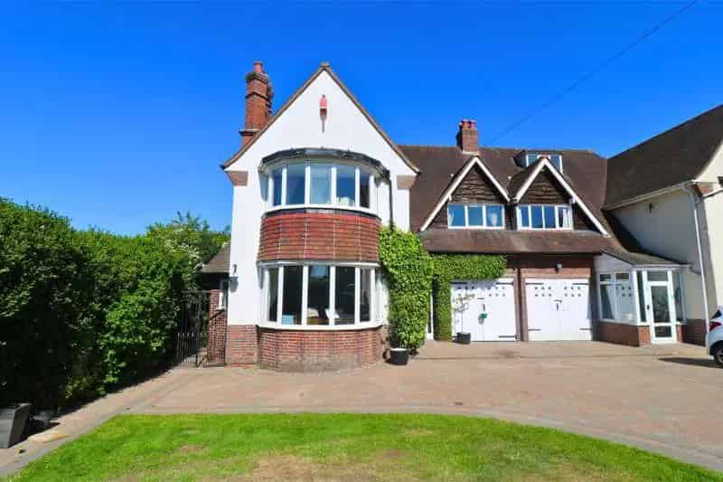 4 bedroom semi-detached house for sale