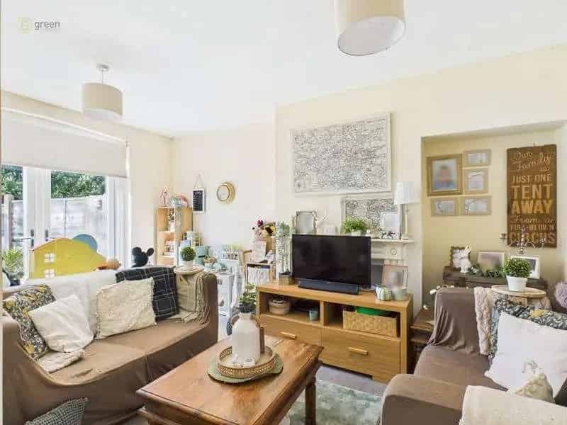 3 Bed Semi-Detached House For Sale