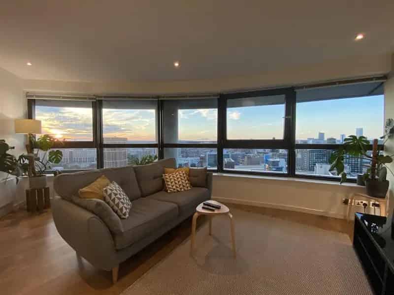 2 Bedroom Flat To Let in Bridgewater Place Leeds