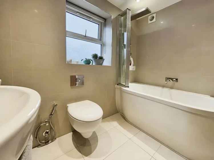 2 Bedroom Mid Terrace House for Sale Near Newham General Hospital