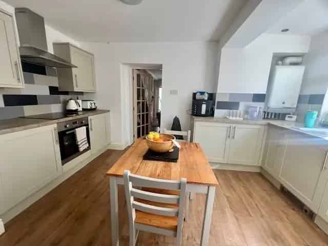 Two Bedroom House North Cardiff Zero Deposit Available