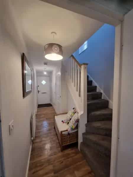 New Build Well Maintained Home