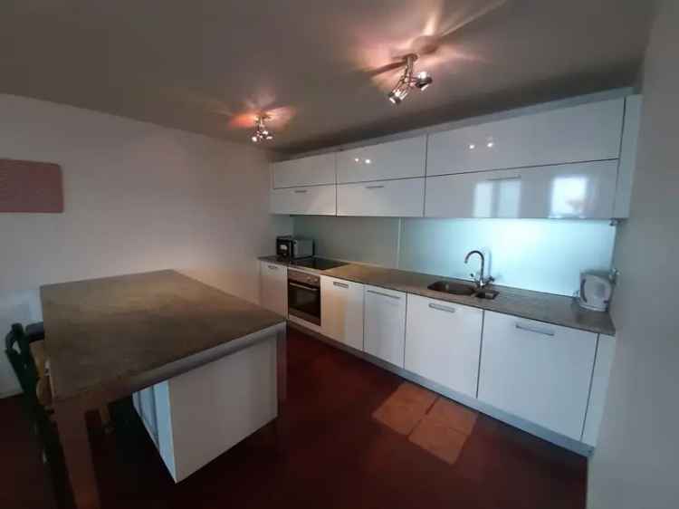 26th Floor 1 Bedroom Apartment in Beetham Tower City Views