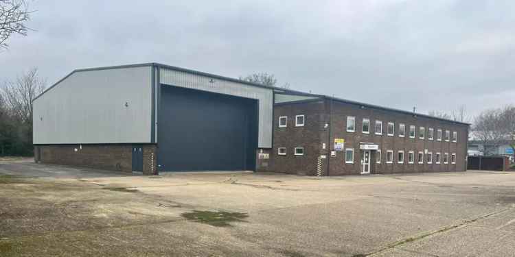 Industrial Unit For Sale with Ample Parking and Versatile Space