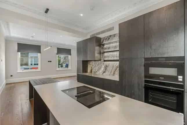 3-Bedroom Apartment Portobello Road Notting Hill London