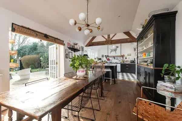 Elegant Grade II Listed House with Unique Octagonal Design and Beautiful Gardens