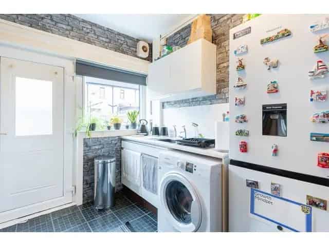 2 Bedroom Ground Floor Apartment for Sale
