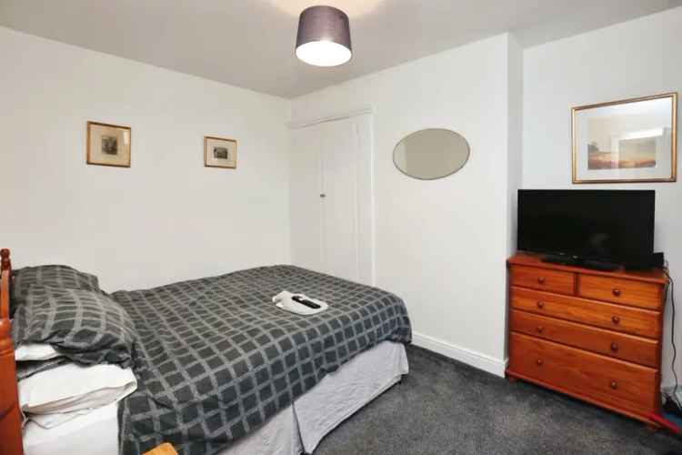 Three Bedroom House For Sale Near Schools and Shops