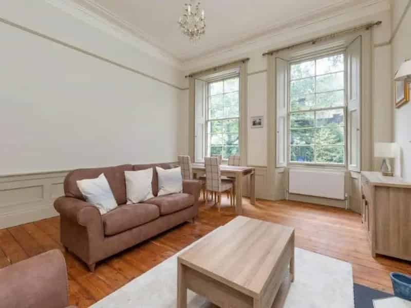 2 Bedroom Flat to Rent in Edinburgh's New Town