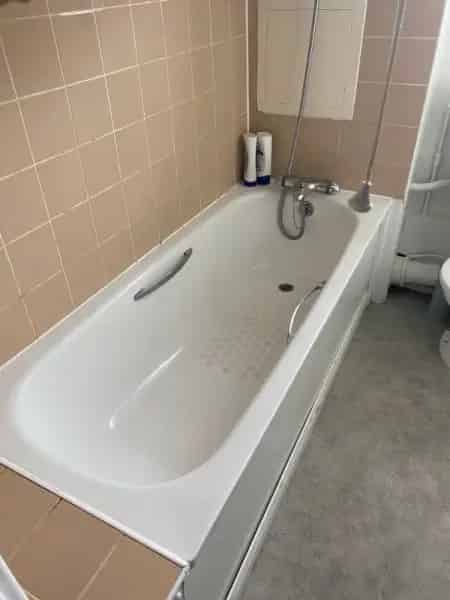 Flat For Rent , Mole Valley, England