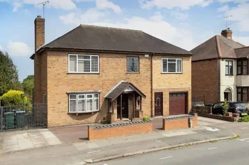 4 Bedroom House For Sale