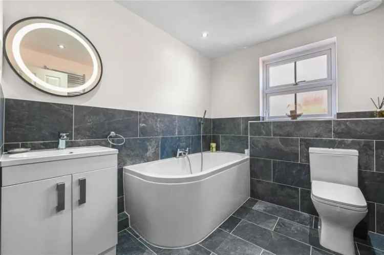 6 Bed Detached House For Sale