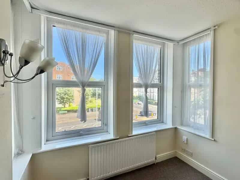 2 Bedroom Flat for Sale Folkestone Kent