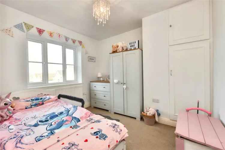 House For Sale in Leeds, England