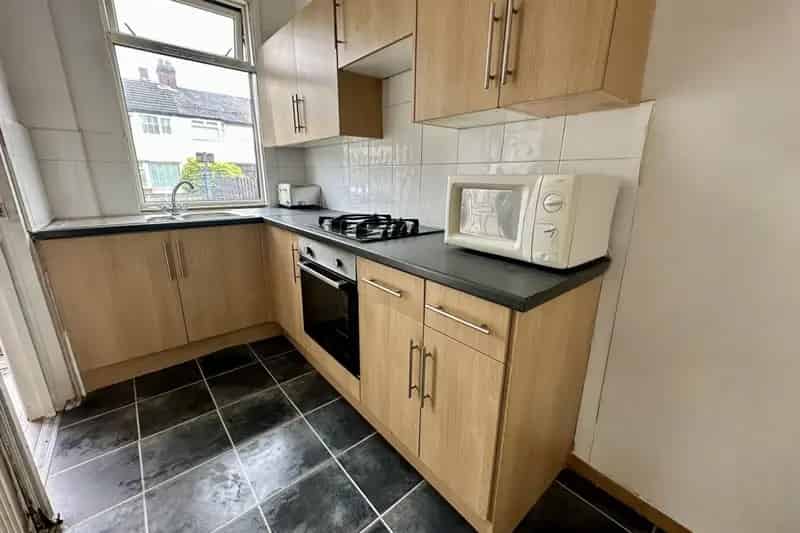Two Bedroom House in Harehills Available Now Zero Deposit Guarantee