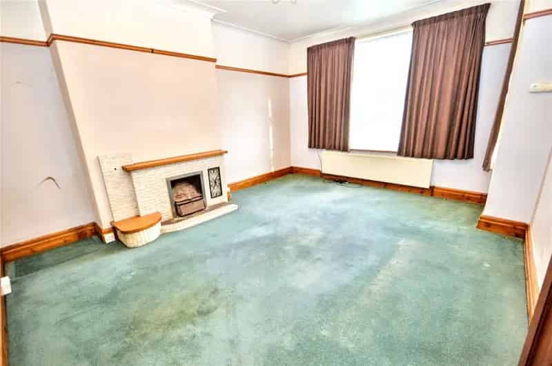 House For Sale , 297, Spen Lane, Leeds, England