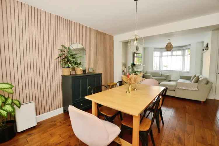 Stunning Victorian House in Cheriton - 3 Beds, Modern Kitchen & Conservatory