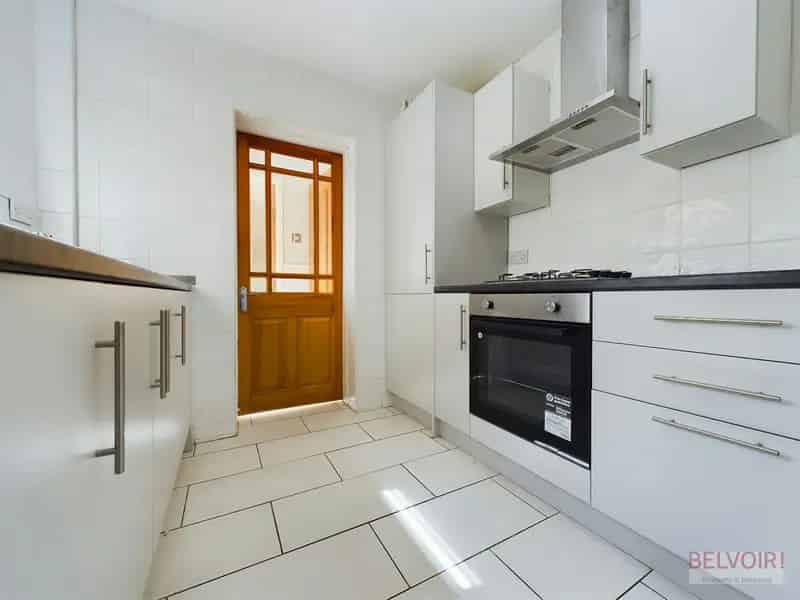 3 Bedroom House in Walton Near Amenities and Schools