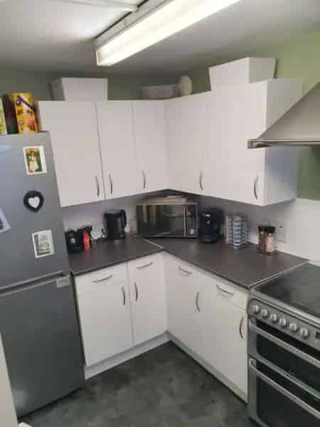 3 Bed Semi Detached House Near River Thames