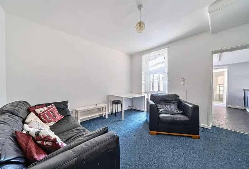 5 Bed House for Sale