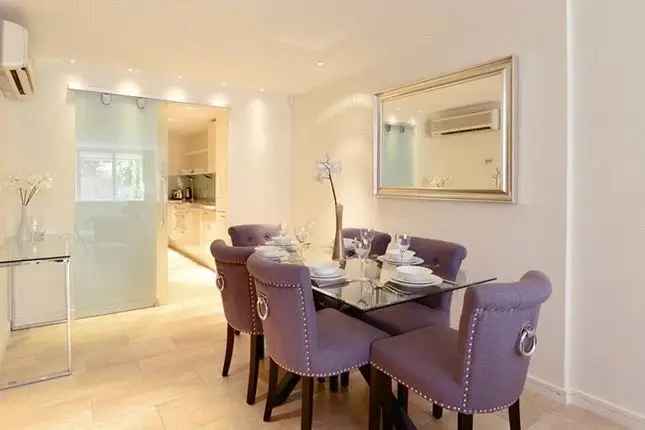 2-Bed Duplex Apartment Kensington London