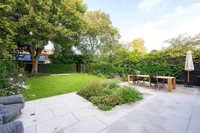 Barnes SW13 Family Home: 4-5 Beds, Architect-Designed
