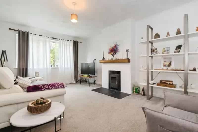 3 Bed Semi Detached House Bassett Southampton