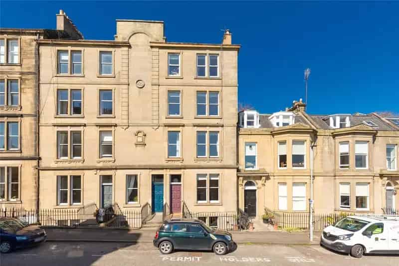 4 Bedroom Apartment for Sale in Inverleith