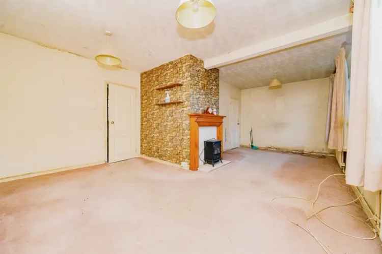 Three Bedroom Semi-Detached House in Sandridge