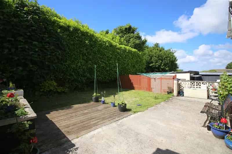 5 Bedroom Semi Detached House For Sale