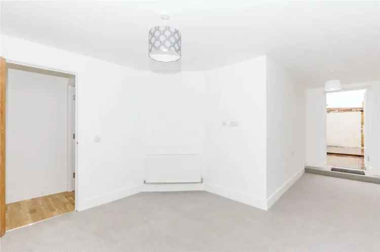 2 Bedroom Apartment to Rent in Bristol