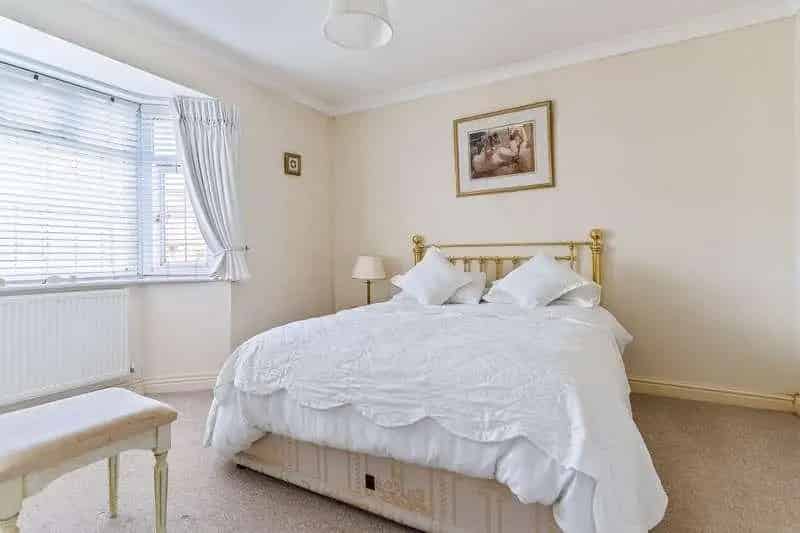 4 Bed Semi-Detached House for Sale