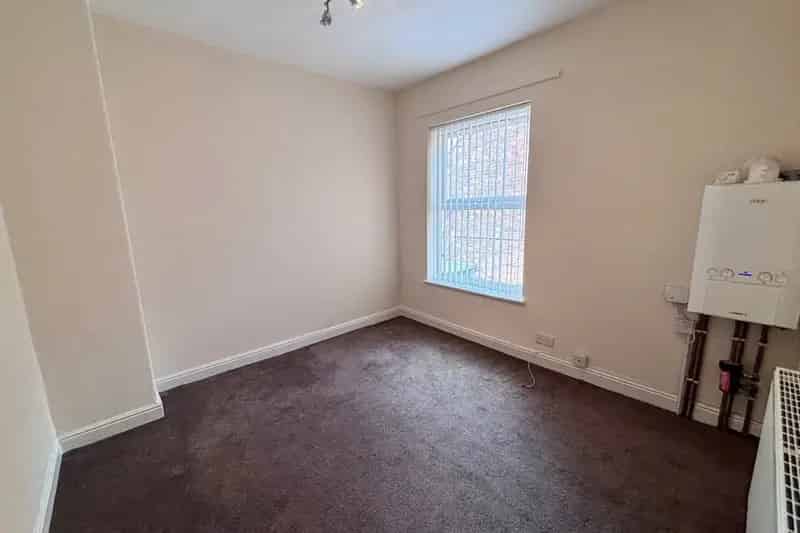 Two Bedroom Terraced House Hull HU8 Zero Deposit Available
