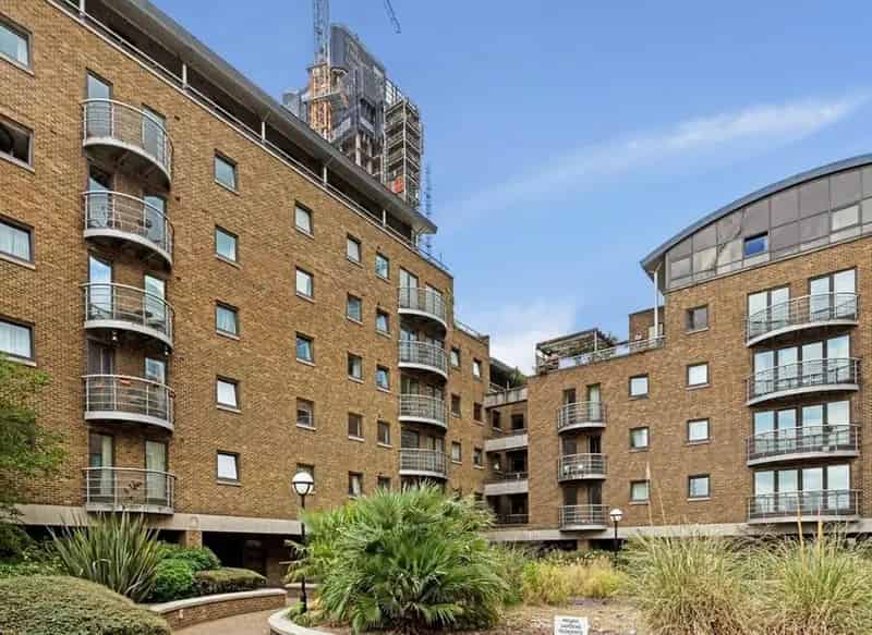 2 Bed 2 Bath Canary Wharf Apartment Meridian Place Dock Views Parking