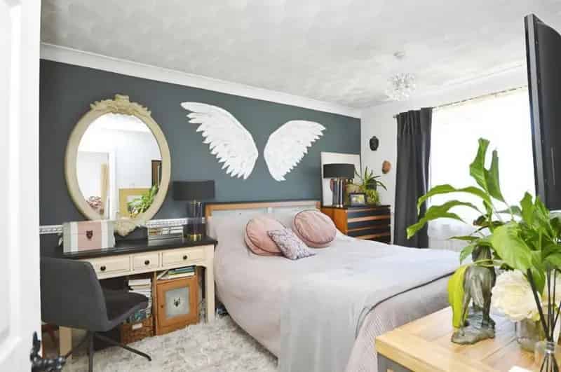 3 Bed Mid Terraced House For Sale - Garden - Garage - No Onward Chain
