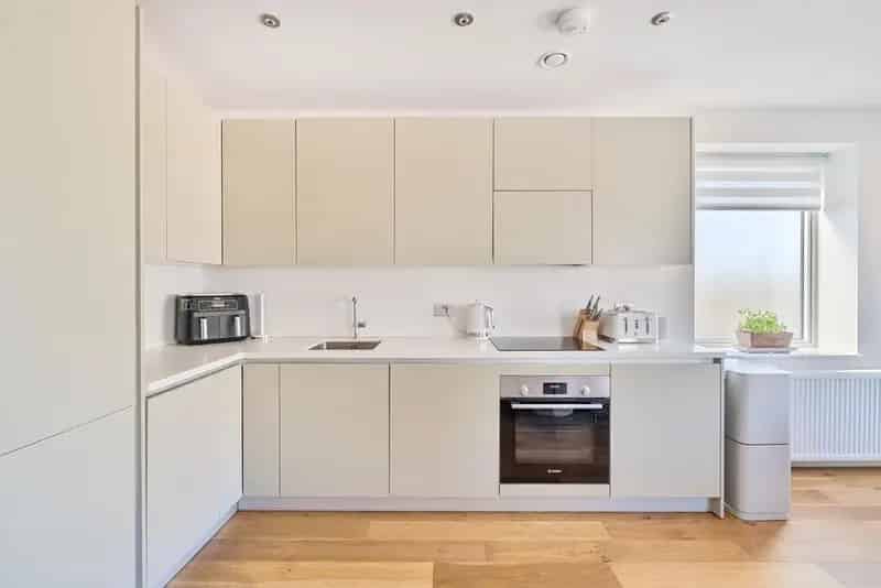 Two Bedroom Modern Apartment Camberwell