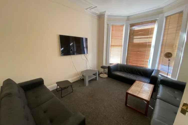 8 Bedroom House Available Now - Zero Deposit Guarantee