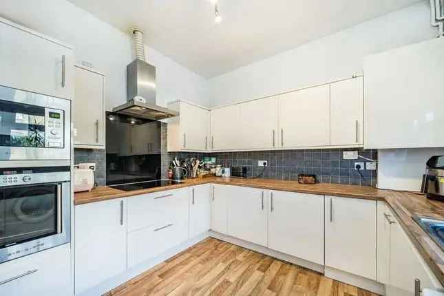 Property to rent in Glencairn Road, London SW16