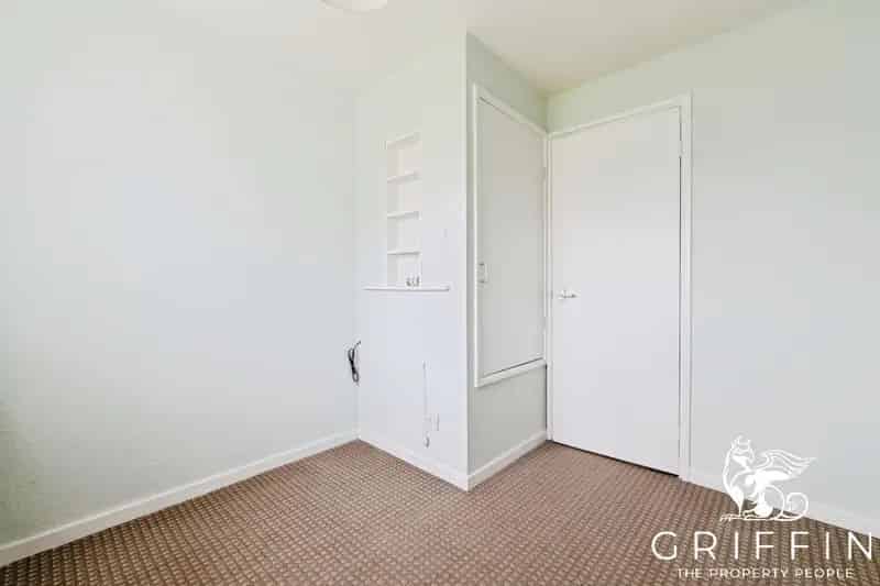 3 Bed House for Sale No Onward Chain