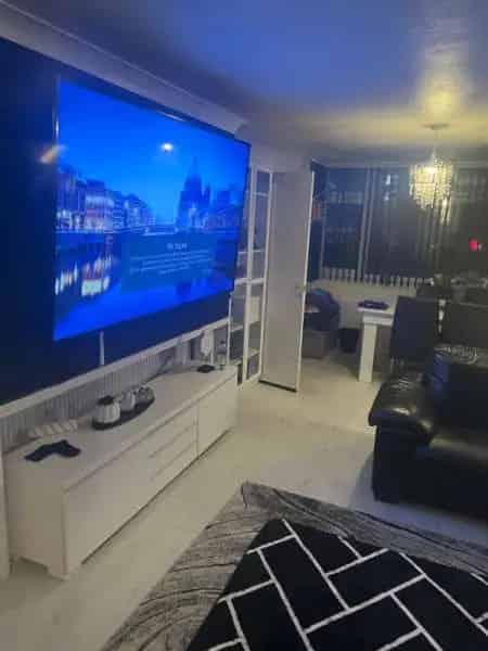 Spacious Family Home Exchange for 4-5 Bedroom House