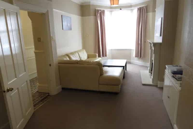Three Double Bedroom House Canton Cardiff City Centre Professionals
